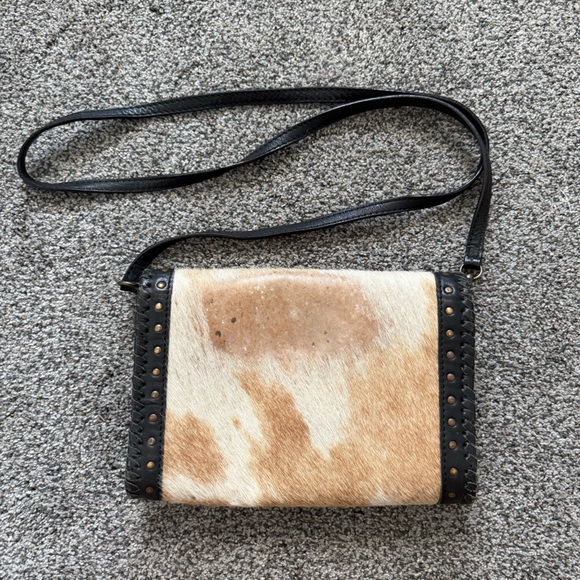 Black and Tan Leather Cowhide Crossbody Bag - Picture 4 of 12